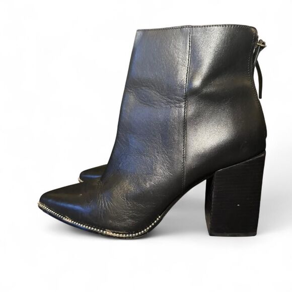 Steve Madden Olga Women’s Size 8 Black Leather Ankle Boots Studded Pointed Toe B - Picture 3 of 7